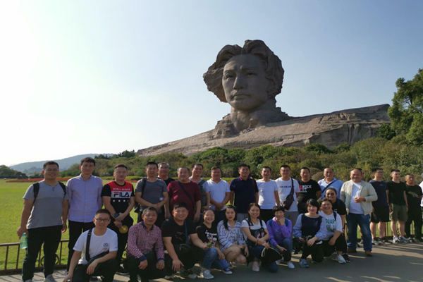 建投管線與戶外聯(lián)合黨支部重溫紅色記憶 、牢記使命初心